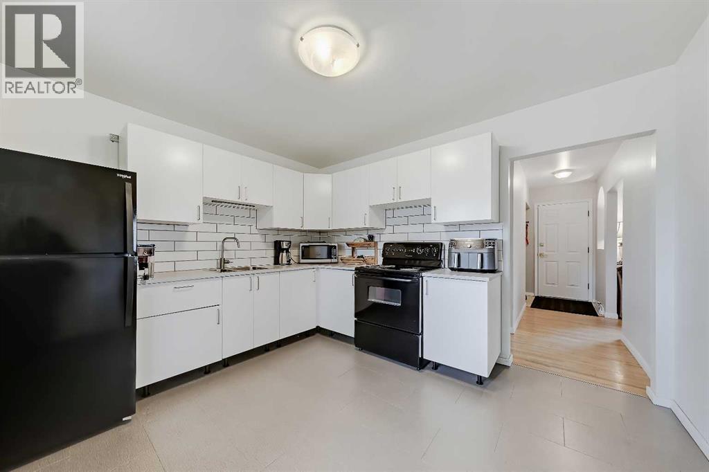 176 Frobisher Boulevard Se Property Photo 7
