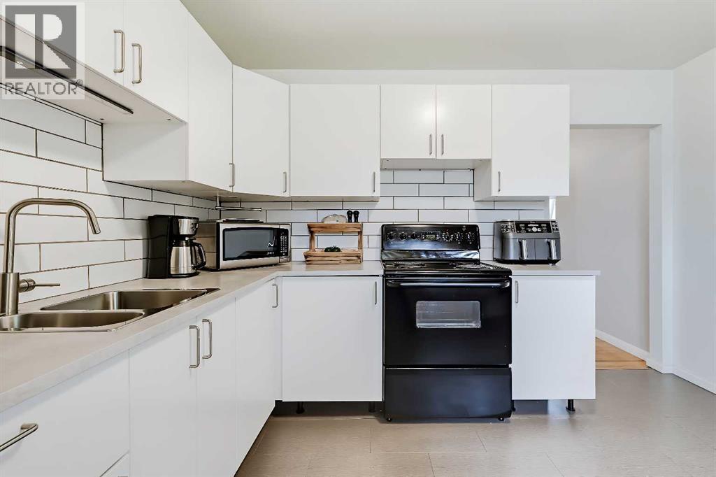 176 Frobisher Boulevard Se Property Photo 8