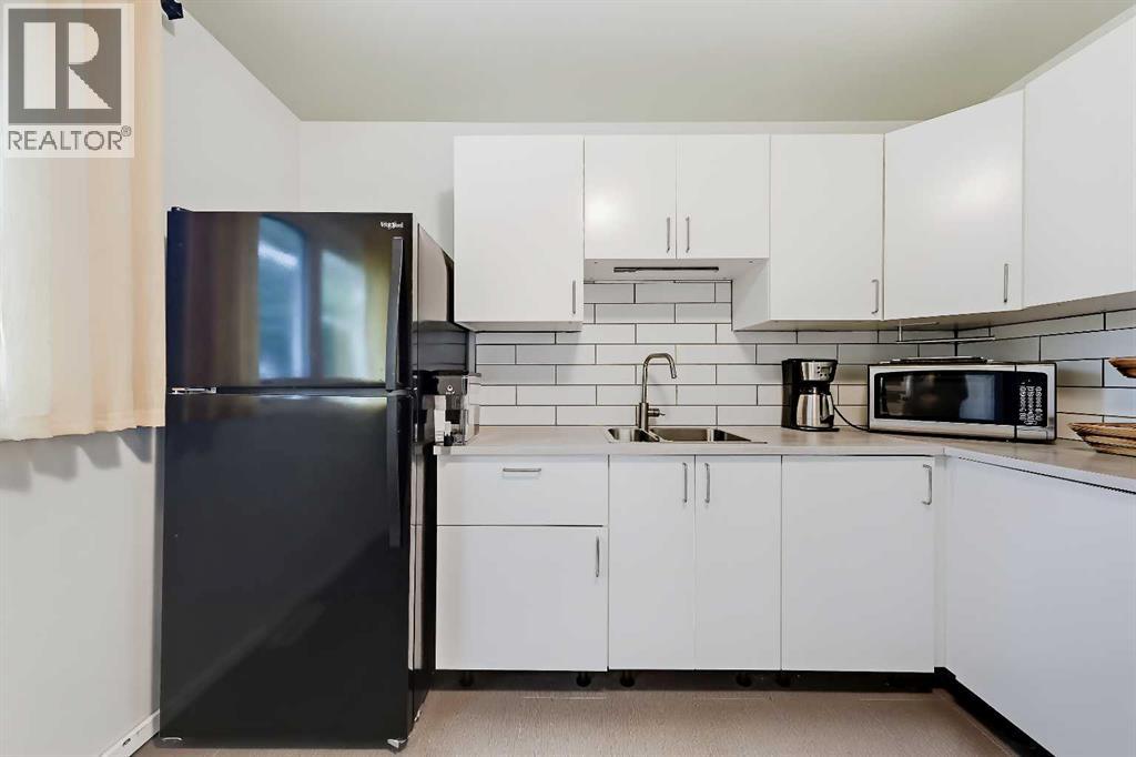 176 Frobisher Boulevard Se Property Photo 9