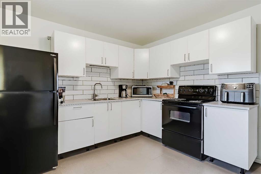 176 Frobisher Boulevard Se Property Photo 11