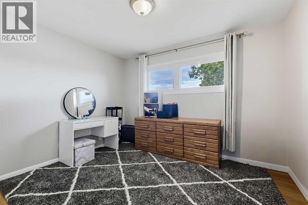 176 Frobisher Boulevard Se Property Photo 16