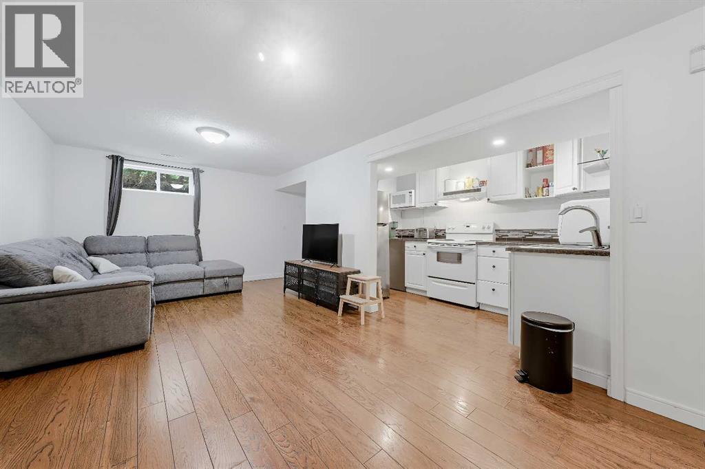 176 Frobisher Boulevard Se Property Photo 21