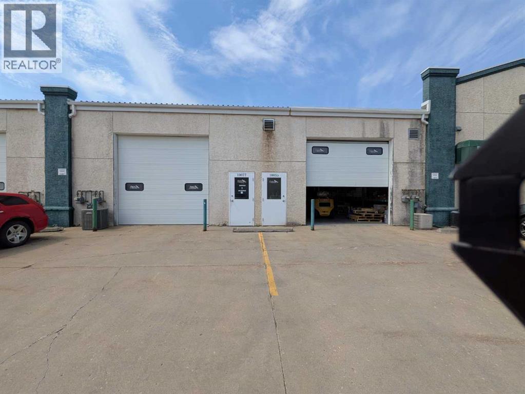 5510077 166 Street Property Photo 2