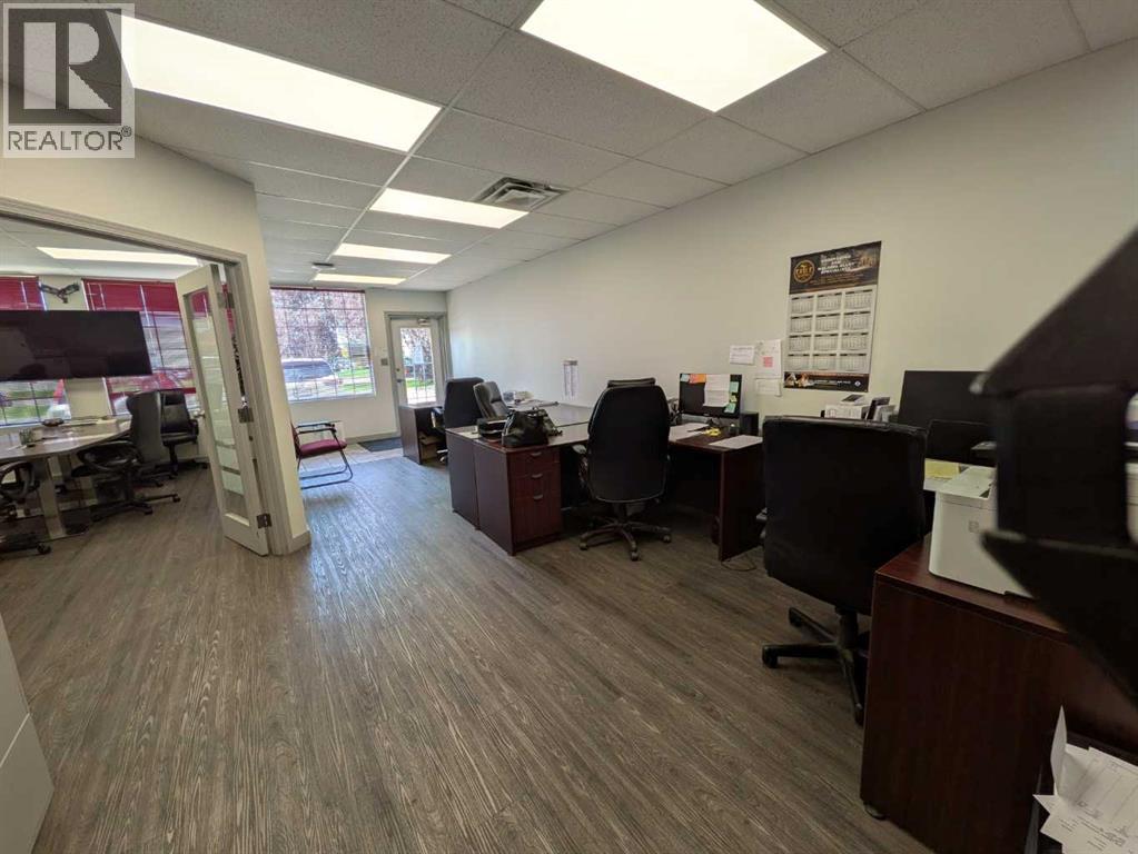 5510077 166 Street Property Photo 5
