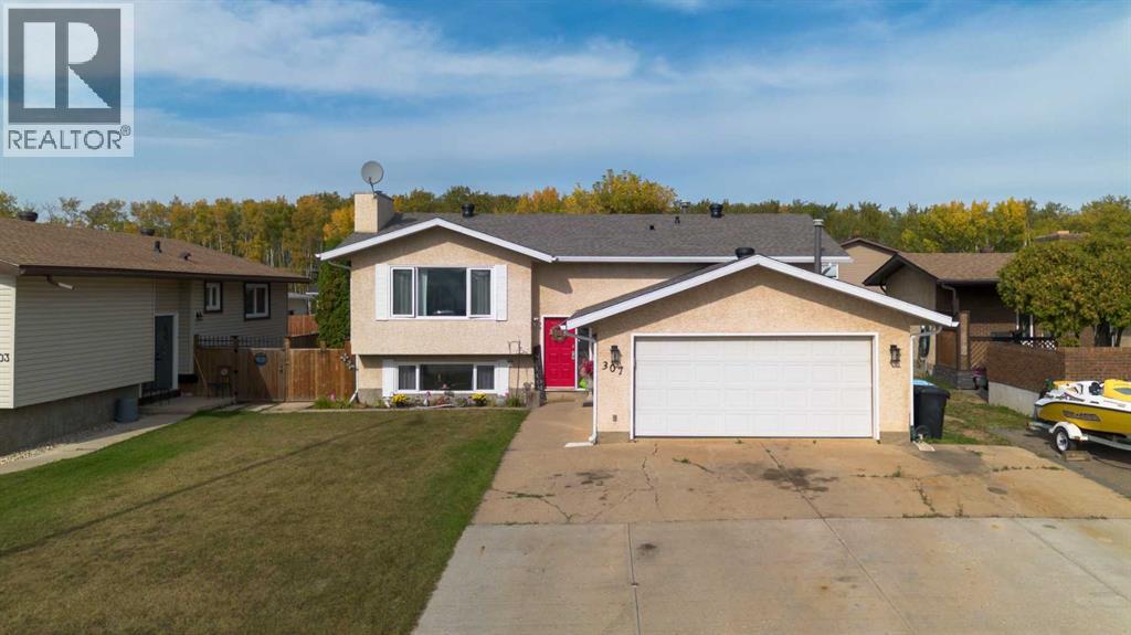 307 Cochrane Crescent Property Photo 1
