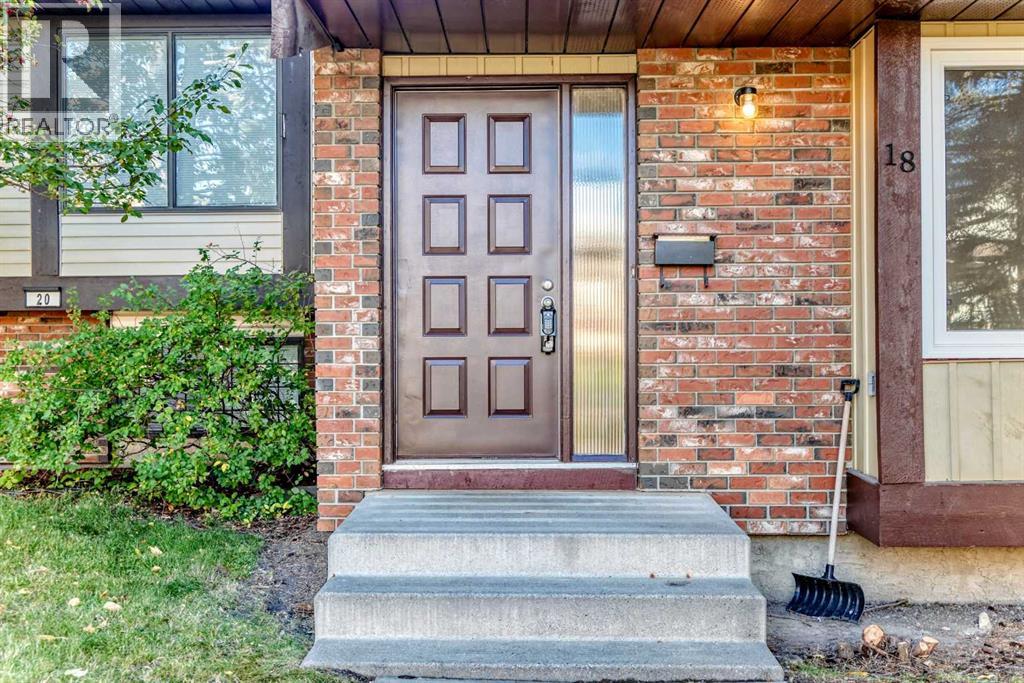 18 Dalhousie Crescent Nw Property Photo 2