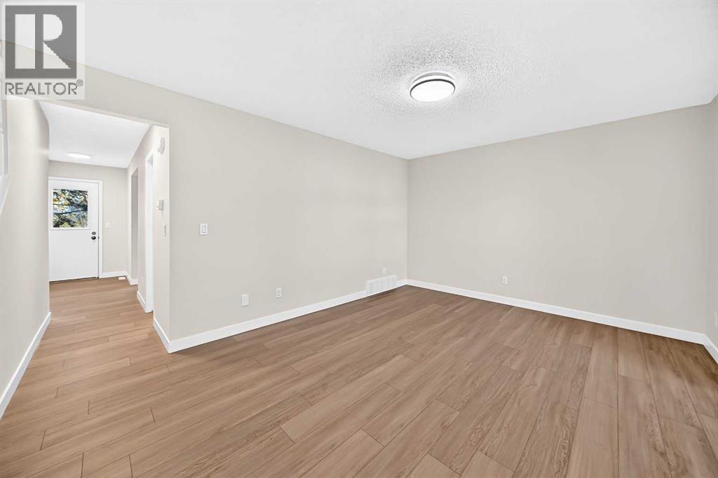 18 Dalhousie Crescent Nw Property Photo 8