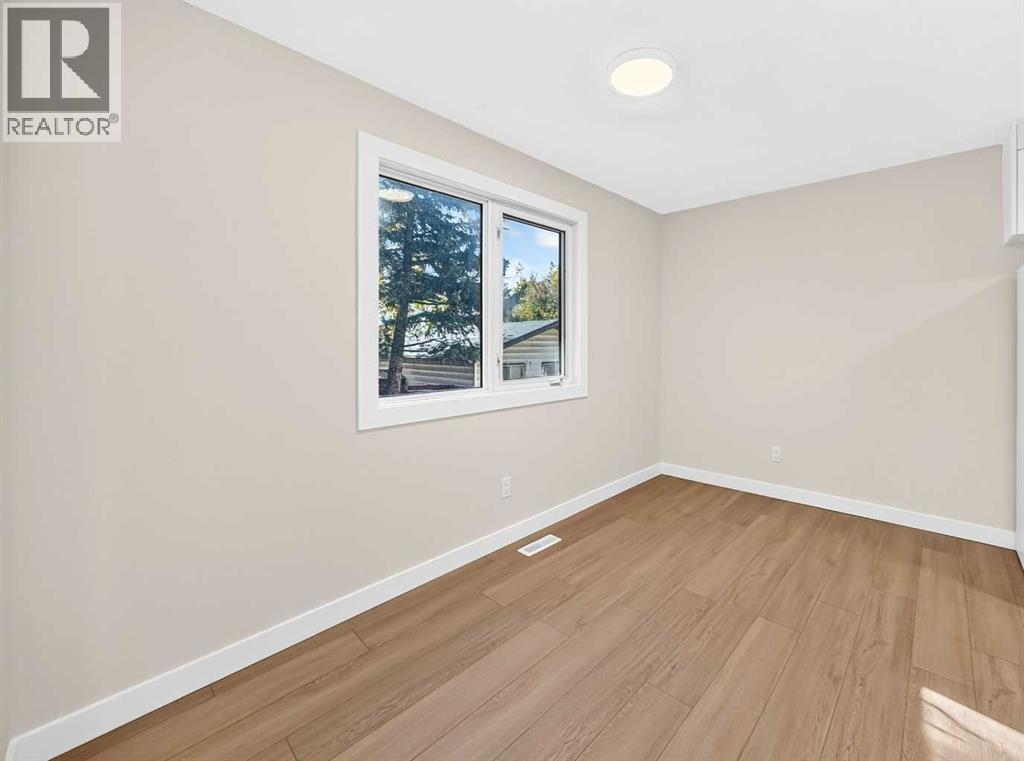18 Dalhousie Crescent Nw Property Photo 15