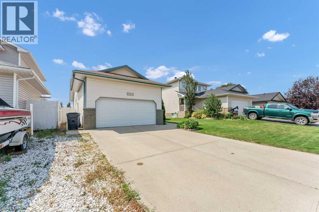 402 Stratton Way Se Property Photo 3