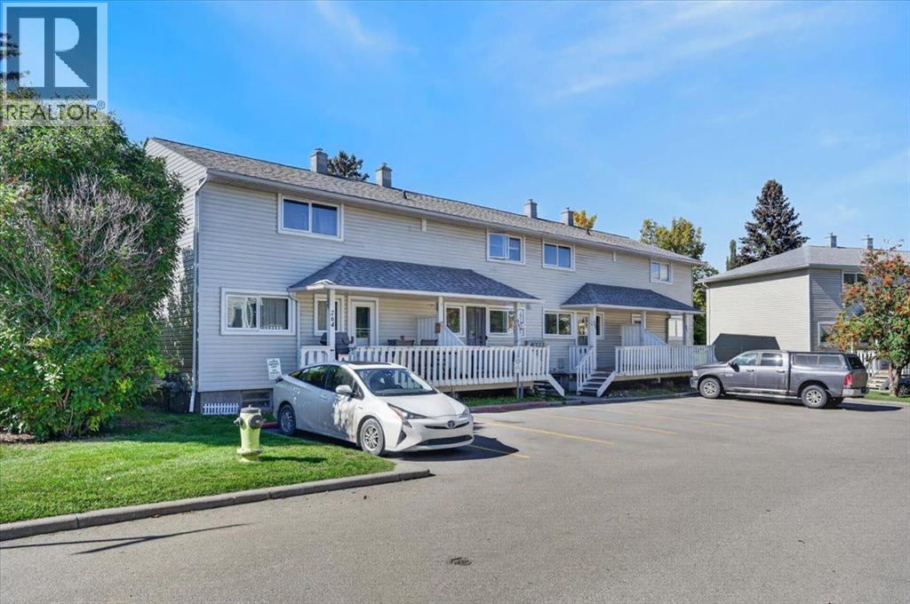 262 Killarney Glen Court Sw Property Photo 2