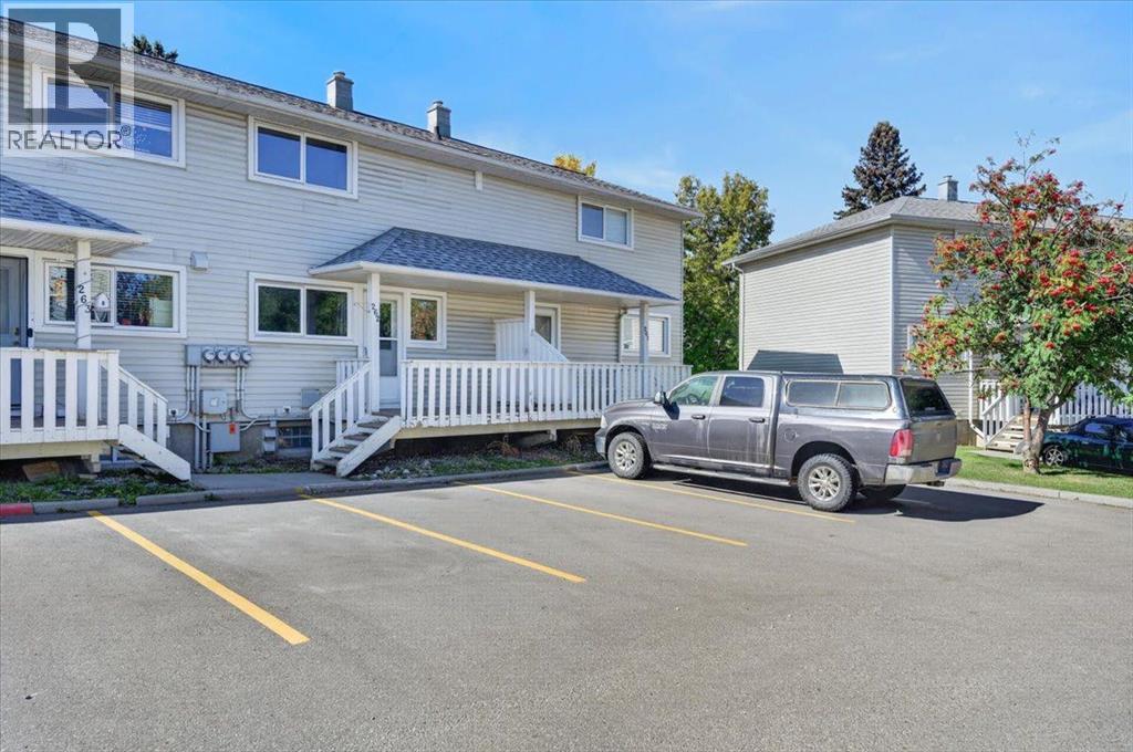 262 Killarney Glen Court Sw Property Photo 3