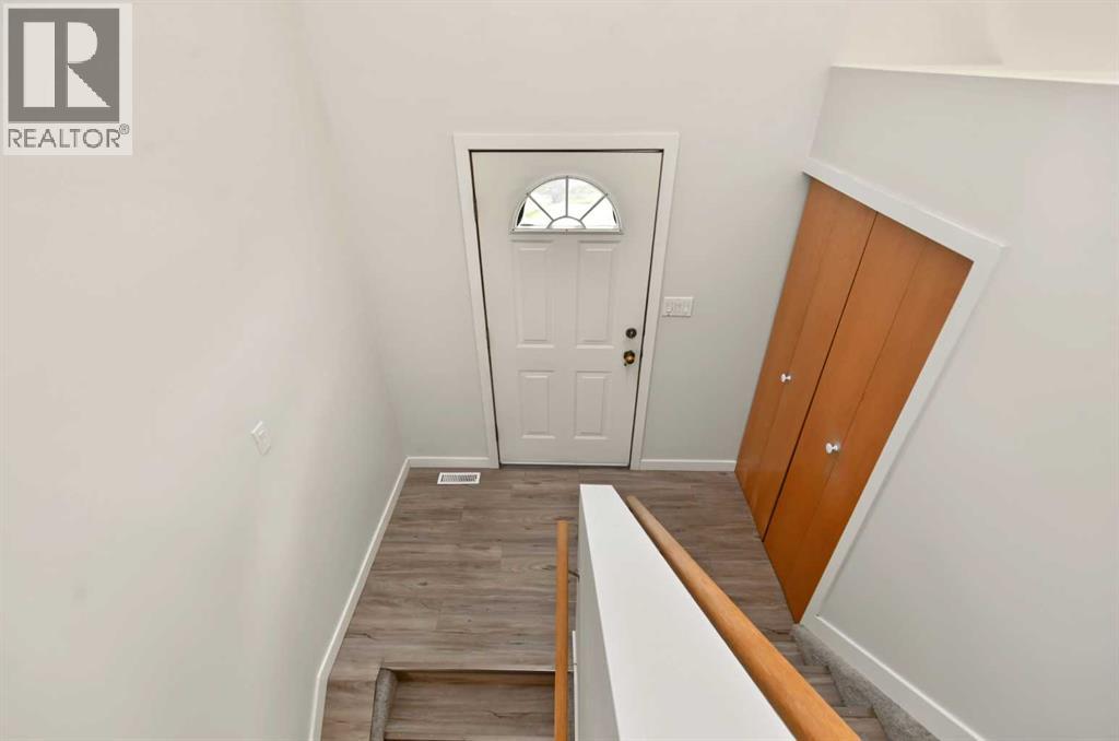 7358 106 Street Property Photo 3