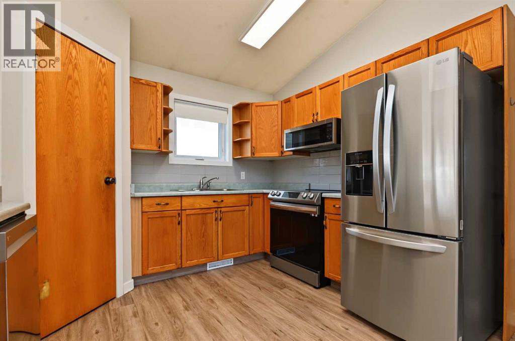 7358 106 Street Property Photo 9