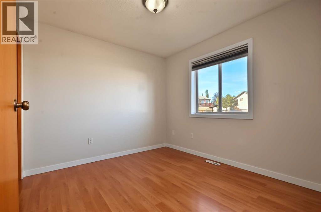 7358 106 Street Property Photo 12