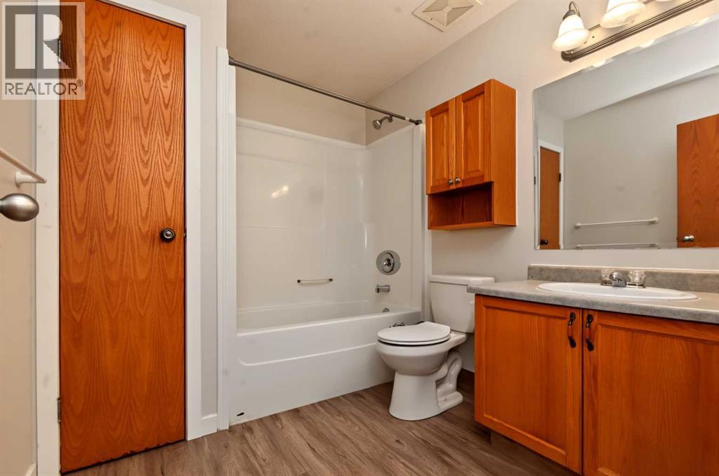 7358 106 Street Property Photo 14
