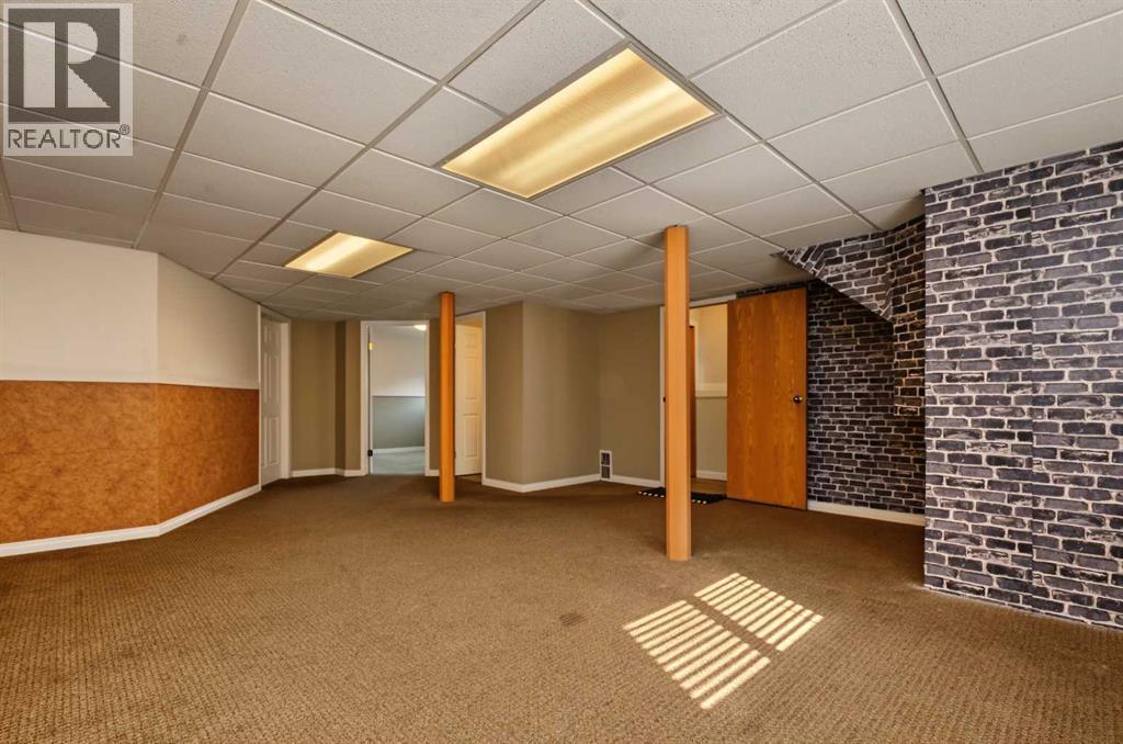 7358 106 Street Property Photo 16