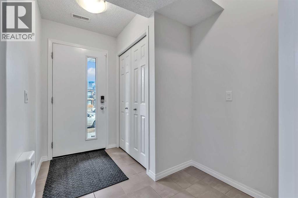 569 Savanna Boulevard Ne Property Photo 2