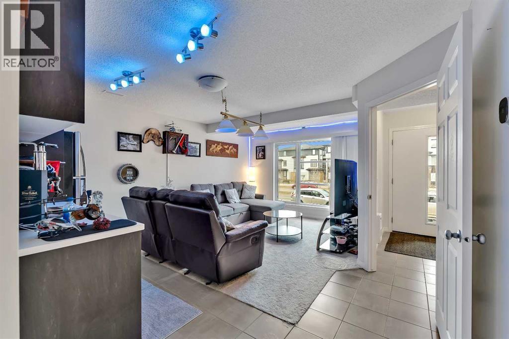569 Savanna Boulevard Ne Property Photo 4