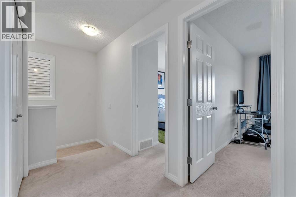 569 Savanna Boulevard Ne Property Photo 8