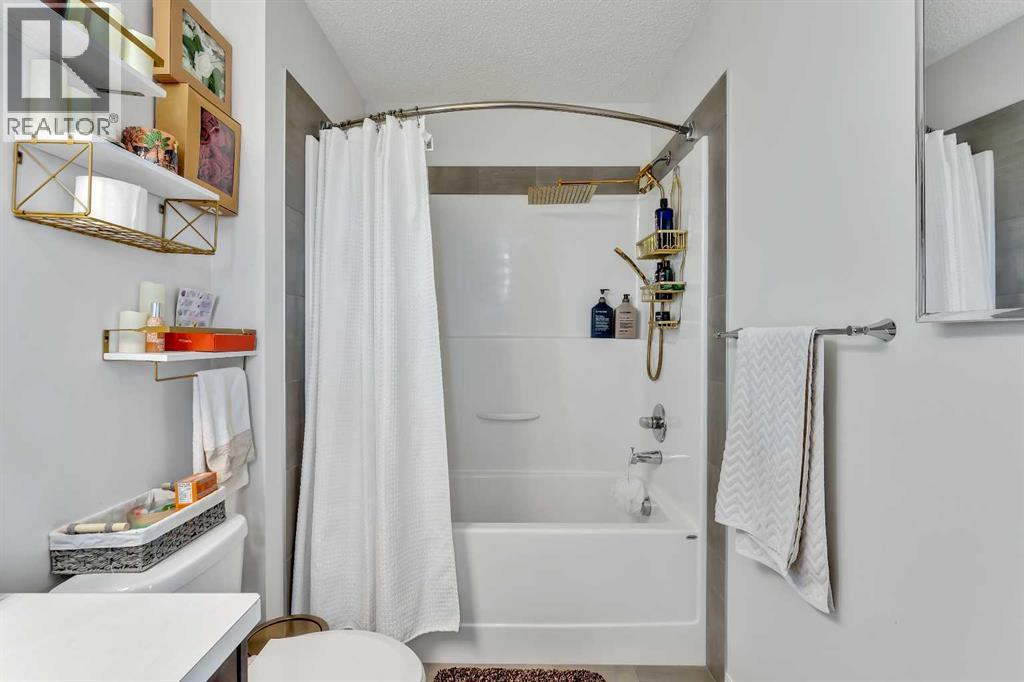 569 Savanna Boulevard Ne Property Photo 21
