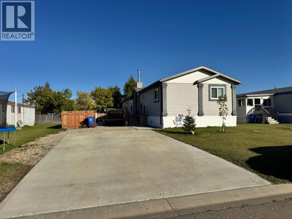 4515 51 Street Property Photo 1