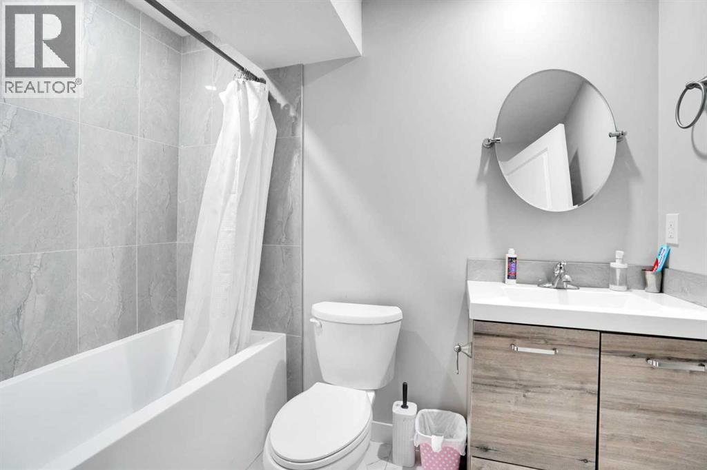 215 Savanna Parade Ne Property Photo 7