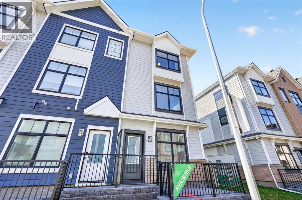 133 Mahogany Gardens SE Property Photo 1