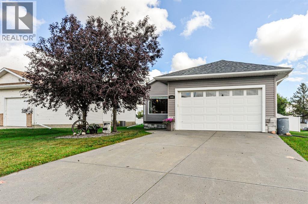 5005 58 Street Property Photo 1
