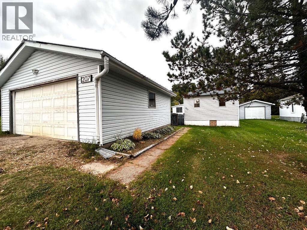 207 Percy Street Property Photo 1