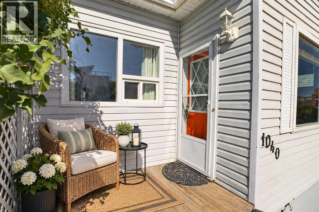 1040 19 Avenue Se Property Photo 2