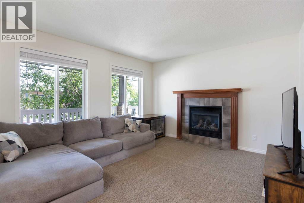 283 Evansdale Way Nw Property Photo 3