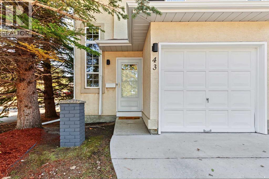 43 Shawinigan Lane Sw Property Photo 2
