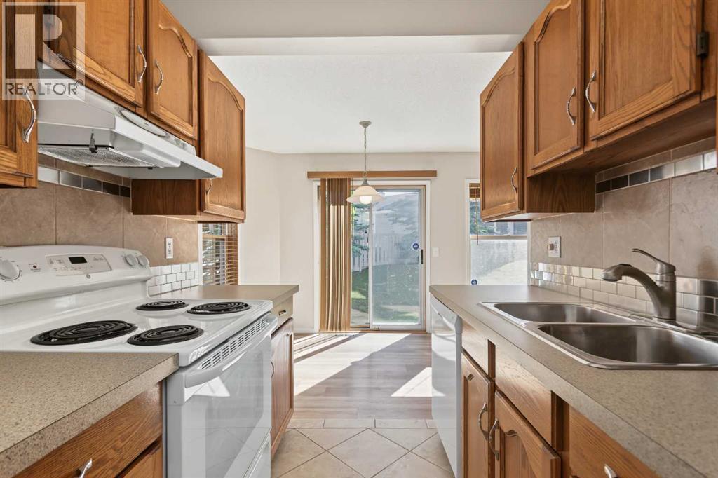 43 Shawinigan Lane Sw Property Photo 12
