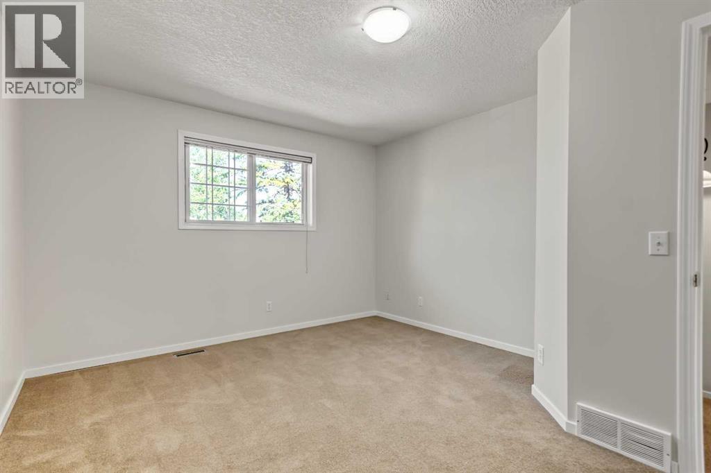 43 Shawinigan Lane Sw Property Photo 17