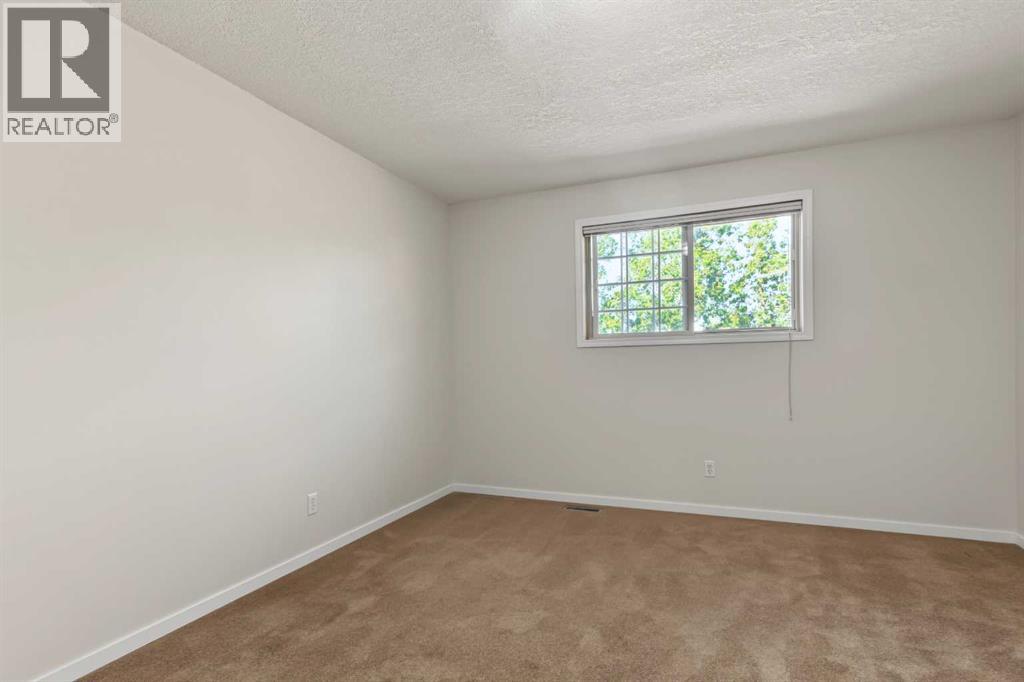 43 Shawinigan Lane Sw Property Photo 23