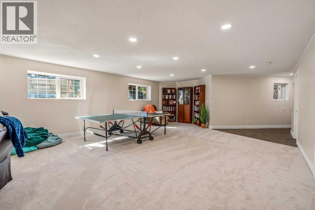 305 9 Street W Property Photo 18