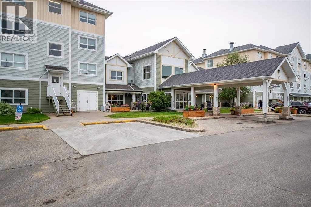10402 111 Street Property Photo 1