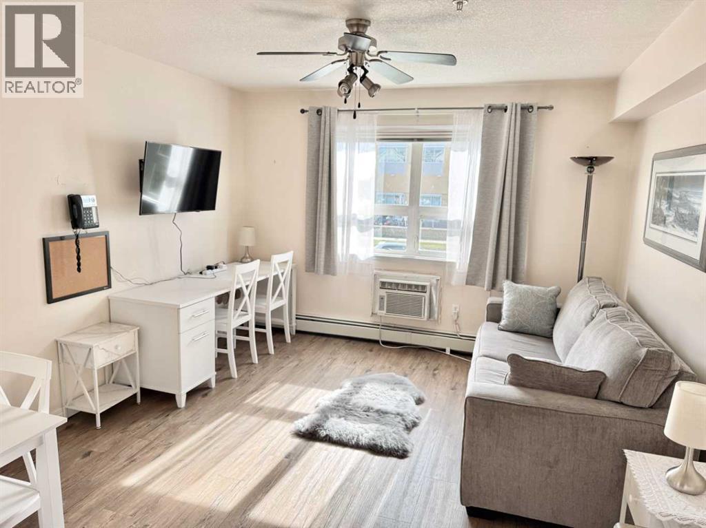 10402 111 Street Property Photo 7