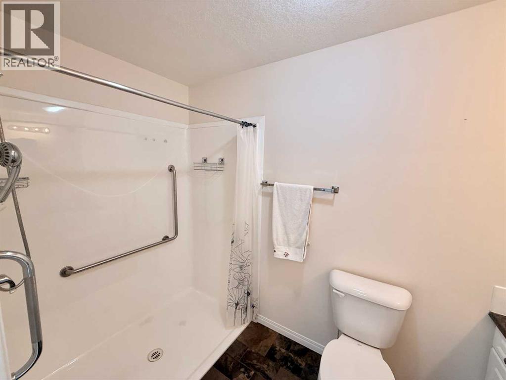10402 111 Street Property Photo 8