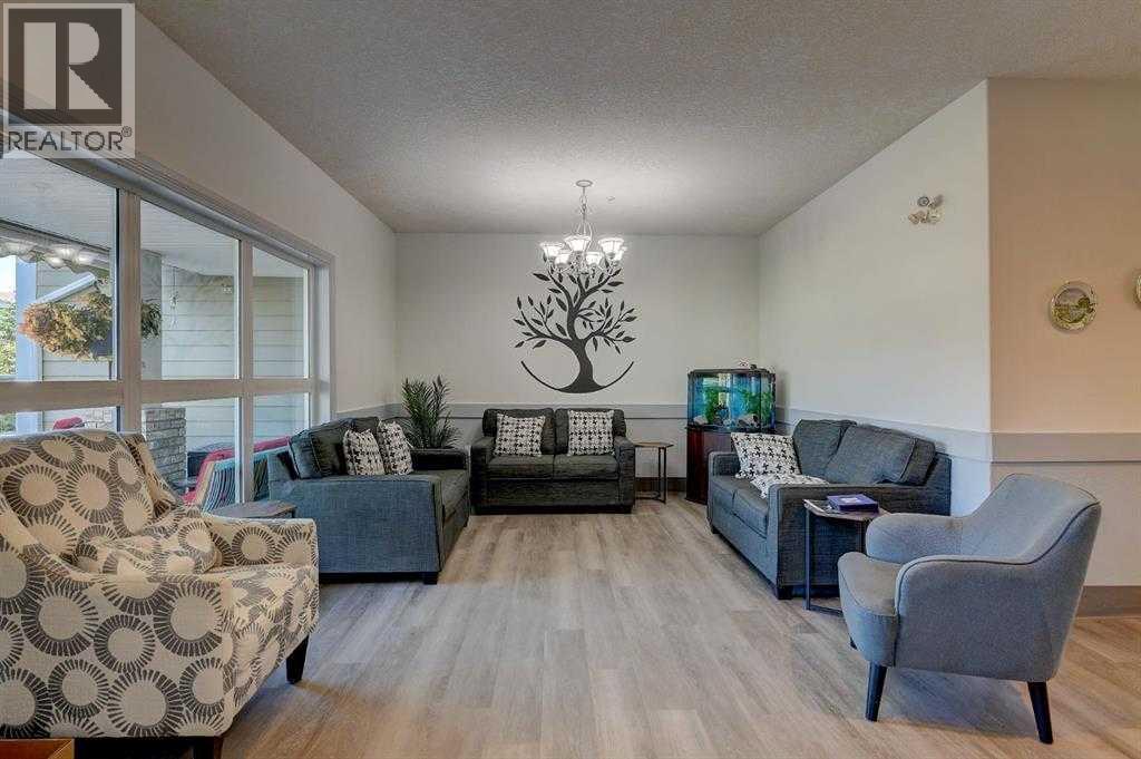 10402 111 Street Property Photo 16