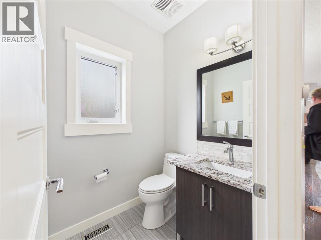 442 23 Avenue Ne Property Photo 6
