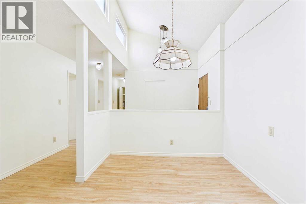 3719 49 Street Northwest Property Photo 22