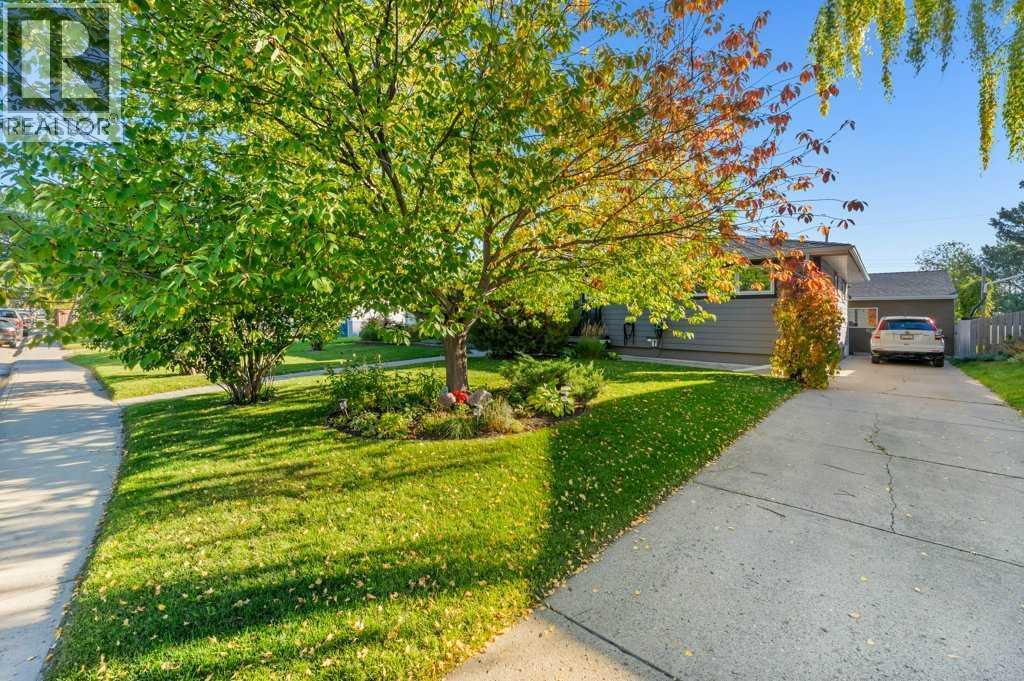 7804 7 Street Sw Property Photo 2