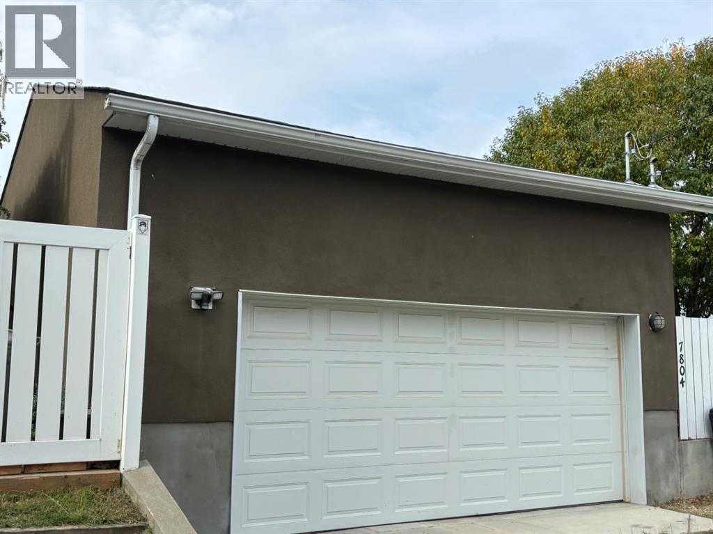 7804 7 Street Sw Property Photo 4
