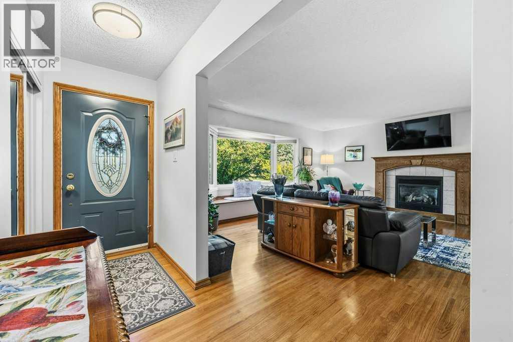 7804 7 Street Sw Property Photo 5