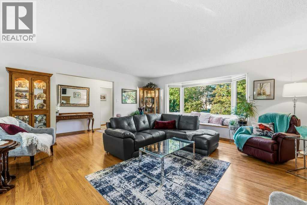 7804 7 Street Sw Property Photo 9