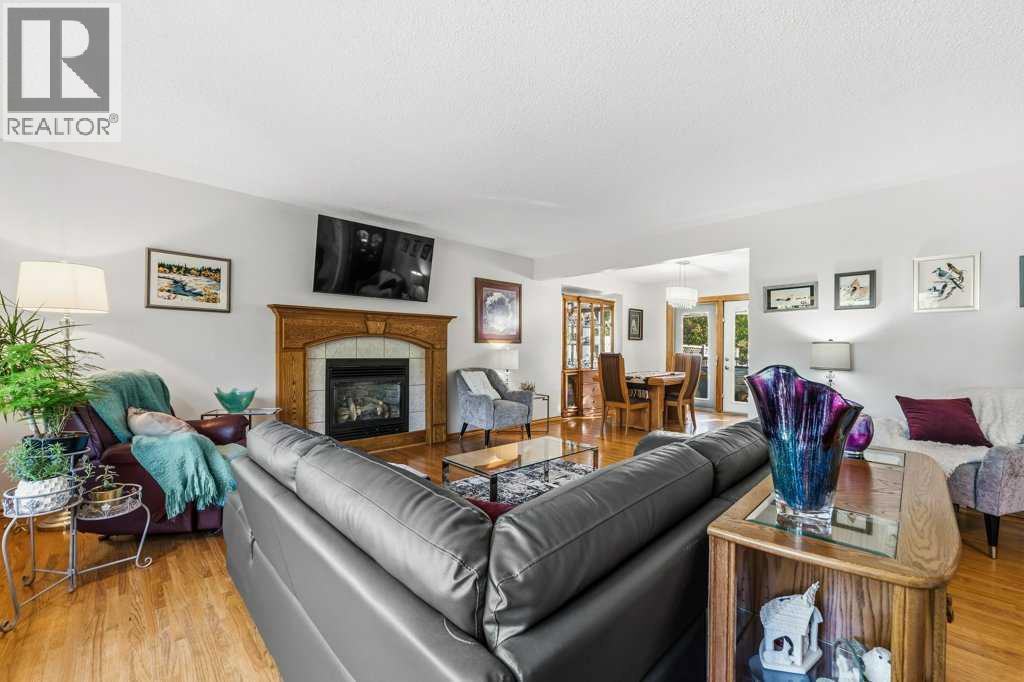 7804 7 Street Sw Property Photo 10