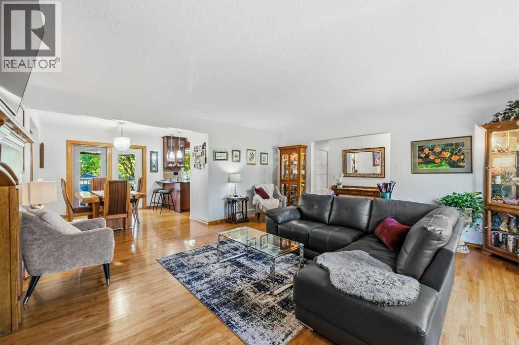 7804 7 Street Sw Property Photo 11