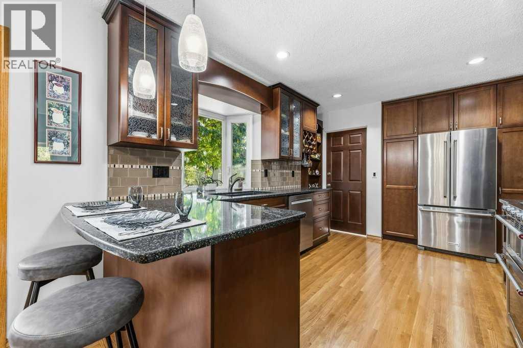 7804 7 Street Sw Property Photo 15