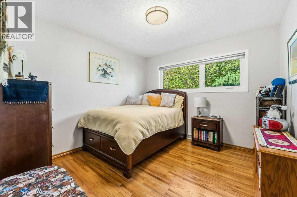7804 7 Street Sw Property Photo 25